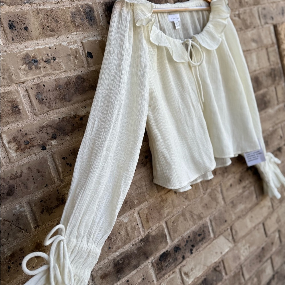 TopShop Tied Cuff Split Neck Women’s White Ruffle Blouse NWT Sz 8 Neutral - Picture 5 of 10
